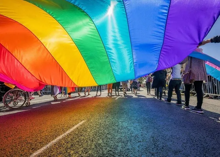 شقة Super Square Metro X2 Fast Wifi 55'tv Netflix Hbo Appletv+ Amazontv وارسو