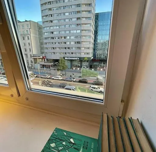 شقة Super Square Metro X2 Fast Wifi 55'tv Netflix Hbo Appletv+ Amazontv وارسو